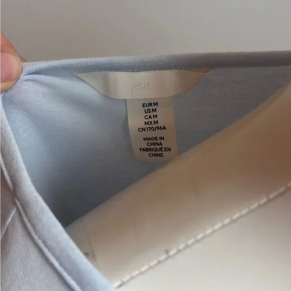 H&M Light Blue Puff Sleeve Top - Picture 5 of 5